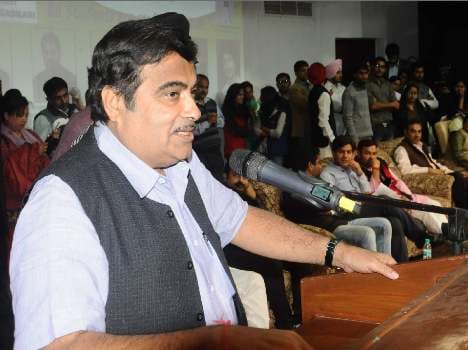 gadkari's remark on casteism creates furore in bihar