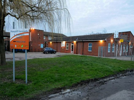 school under fire for allowing students to take cig break