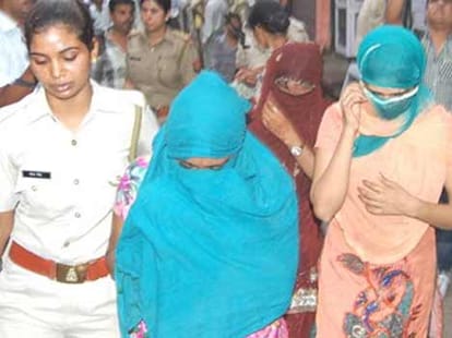police raid red light area agra