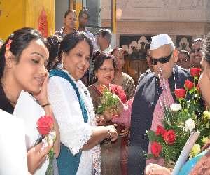 Well sold rose to express-e-Ishq