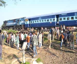 Were counting coaches, the train came and cut around
