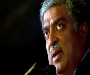 nilekani complains to ec against ananth kumar
