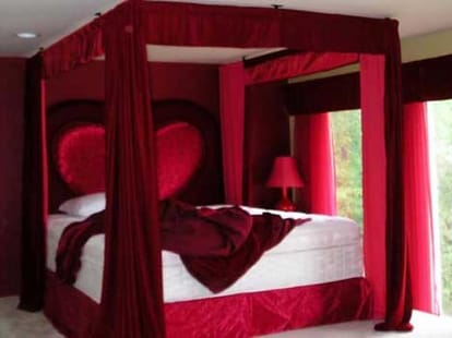 decorating ideas for romantic bedroom