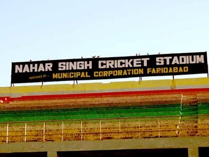 cricket turned politican comes faridabad for blessing