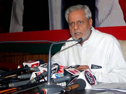 akhilesh attaks on BJP over Ganga.