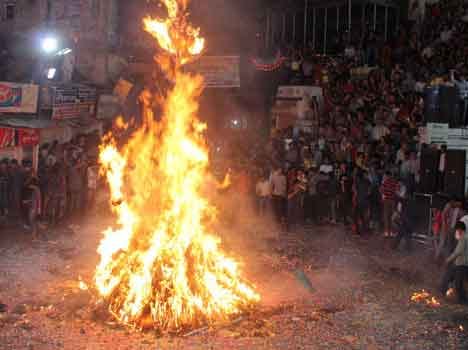 holika dahan totke money