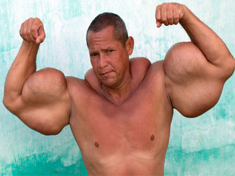 man with 29 inch biceps!