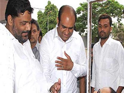 Some one is copying Lalu's political strategy