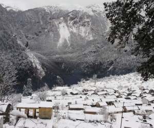 Rain lashes out in city, crops falls