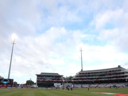fielding Kaif befor starting  the match