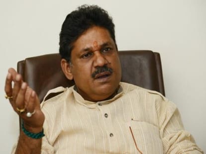 Kirti Azad requests police to FIR against Jaitley.
