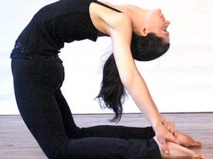 camel pose for menstrual pain releif