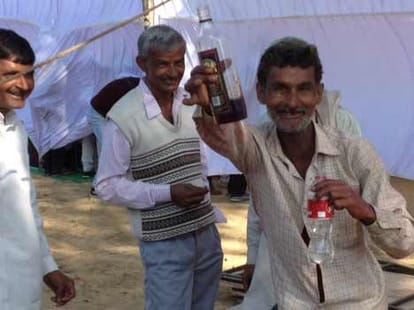 Liqour in Ajit Singh's Rally