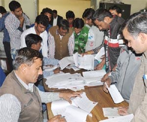 have to maintain seperate bank account for election expense