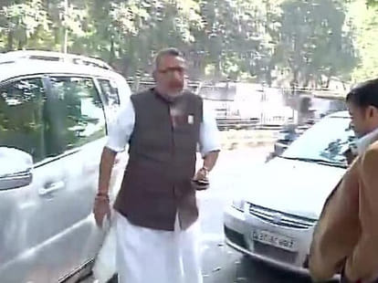 Opposition parties call for Giriraj's arrest; cops may quiz him