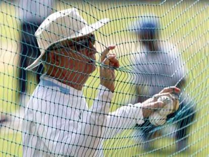 duncan fletcher retain as team india s coach 
