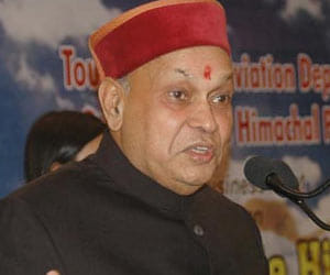 Tug of war between opposition leader prem kumar dhumal and cm virbhadra singh