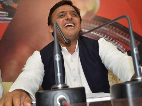 akhilesh yadav criticized narendra modi in gujarat
