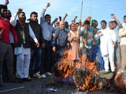 controversy on candidature of kiran kher from chandigarh in BJP