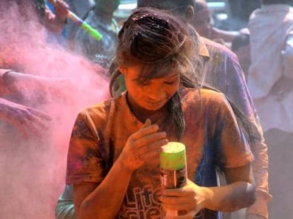 five young men drown in yamuna after playing holi