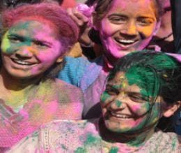 holi meet of ladies club