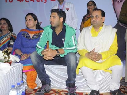 Bjp lok sabha candidate mahesh giri's profile 