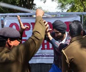 Lathi Charge on students in punjab University