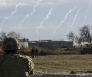 russia alerts to western contries on crimea