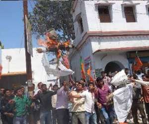 chaos over ticket distribution gets ugly in bjp