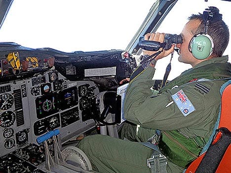 austrelia sees the posible debris of missing aircraft
