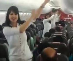 holi dance in spicejet