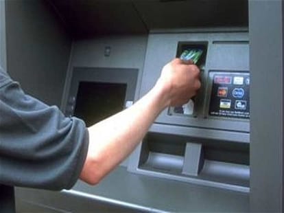 thieves break state bank atm in agra