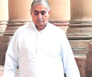 fight over bhopal lok sabha seat in bjp