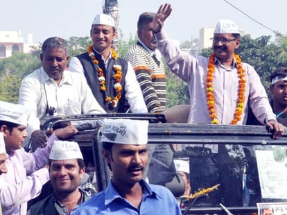 rally of Modi and Kejriwal Road Show on march 29