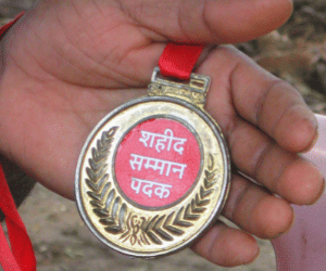 one who fought with naxals got plastic medal