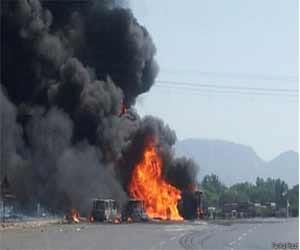 Accident on Mumbai highway, Eight dead