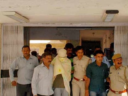 four terrorists arrested conspiring attack on modi