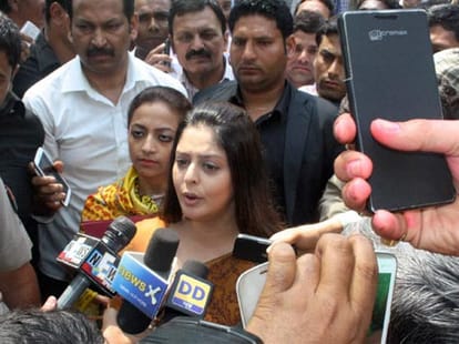 beni blasts on modi and mulayam