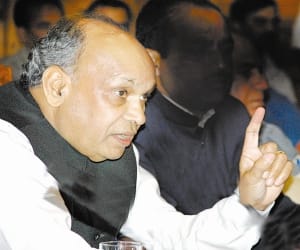 Dhumal targets govt on MBBS seats issue