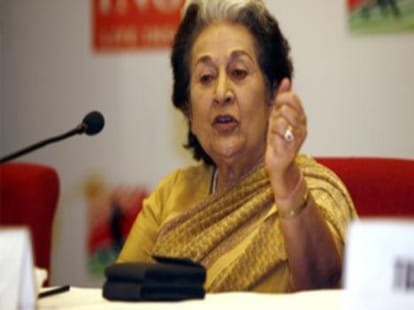 vidya stokes angree with hp govt decision on service extension.