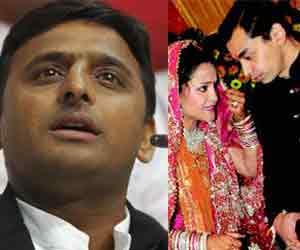 where are akhilesh younger brother and his wife