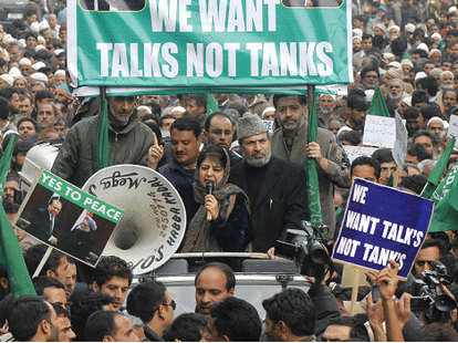 Nawaz sharif discuss modi on all key issues