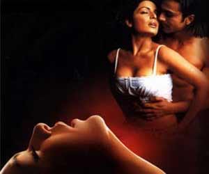 Arrest warrants against Meera, hubby for sex tape