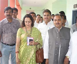 hema malini rally in mathura