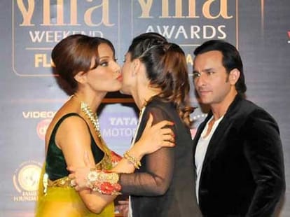 kiss in bollywood