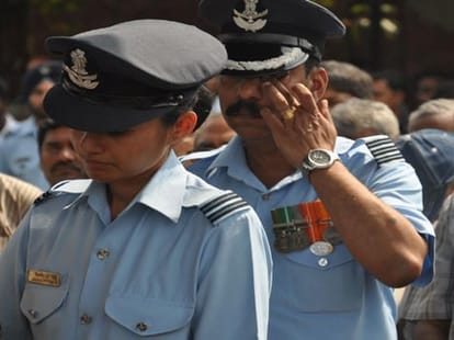 death of wing commandar on marriage annversary eve
