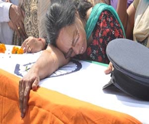 death of wing commandar on marriage annversary eve