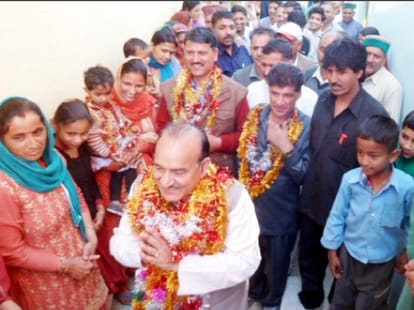 No modi wave in country: pratibha