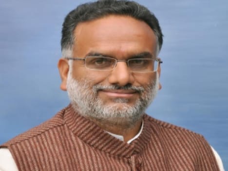 register fir against Shanta within a week: sushant