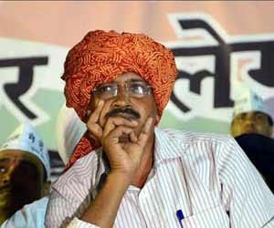 EC asks 3 question to AAP